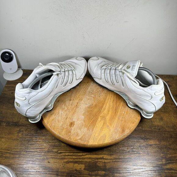 Athletic_Shoes